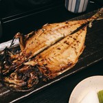 黒座暁樓 - 焼魚 とろあじ定食 @950円
            さすがに焼魚は身がしまっていておいしかったです◎大根おろしをたっぷりかけていただきます。
