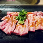 焼肉 しもふり亭 - 中落ちカルビ