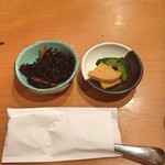 はせ川 - 限定極上ロースかつ用の小鉢とお新香