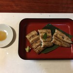 鰻はし本 - 泰正オーガニック トビの新仔地焼半身