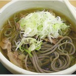 山形蕎麦 つるや - 冷たい肉そば　840円