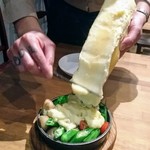 神楽坂 ワヰン 酒場 - ラクレットチーズの温野菜