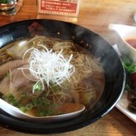 コンソメ醤油スープ