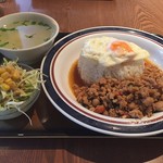 タイ国屋台食堂 ソイナナ - ガパオライス 680円