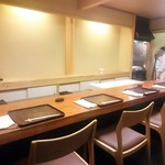 竹屋町 三多 - 店内　プラチナシートの６席