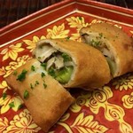 竹屋町 三多 - 信州産 松茸と小豆島産のバチコと新銀杏の春巻 断面