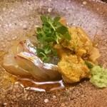 竹屋町 三多 - 明石産の鯛と淡路の由良の生赤雲丹　酢飯と共に