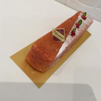 苺とヨーグルトのケーク