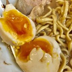 自家製ラーメン大者 - 完璧な半熟具合です【料理】 