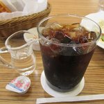 マザーリーフ - ランチの選べる飲み物はちょっと温かい日だったからアイスコーヒにさせていただきました。