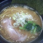 自家製麺 KANARI - 「太麺とんこつ醤油ラーメン・KANARI家(650円)」[平成29年10月21日(土)]