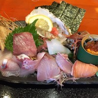 魚竹 - 特上海鮮丼「分け」¥1400円(税込み)