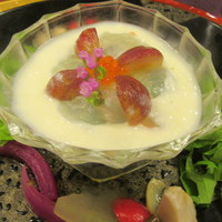 懐石フランス料理 グルマン橘 - 真鯛の昆布〆と葡萄のカクテル