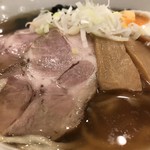 リトル成都 - メインの醤油ラーメン