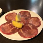 本格焼肉・もつ鍋 肉衛門 葛西店 - 塩牛タン