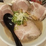 「豚骨しょうゆチャーシューらぁ～めん」(1000円)