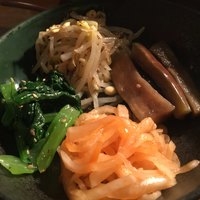 牛屋 銀兵衛 銀座本店 - ナムルの盛り合わせ。