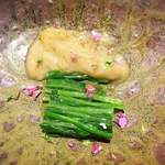 日本料理 晴山 - 手前に壬生菜