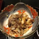 日本料理 晴山 - 天然の舞茸とツキノワグマのすき焼き