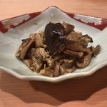 うを徳 - 岩手(宮古) 秋刀魚 + きのこ（ルーマニア ポルチーニ + 岩手 しめじ + 岩手 舞茸 + 魚沼 エリンギ）のソテー