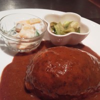 鉄板ダイニング織部 - 自家製ハンバーグ