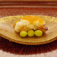 日本料理 晴山 - 焼きもの：秋鮭の親子焼き 