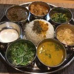 2種(ナッラマナム風台湾豚バラ煮込、濃厚3種のチキンマサラ)