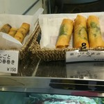 東京はるまき - 白玉だんごとつぶあんの春巻(150円)・東京はるまき  チーズ(210円)