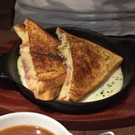 倉式珈琲店 - クロックムッシュのダッチフレンチトースト