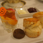 ケーキセットでスコーン