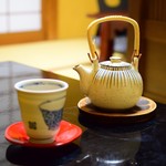 石ばし - うな重の前に、ほうじ茶