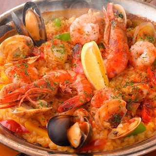 【自慢のパエリア】魚介たっぷり！スキレットで更に美味しく♪