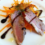 バケット　 - 前菜：鴨肉と人参のサラダ