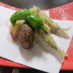 沼津の目光天麩羅で　栗渋皮揚げ　無花果　万願寺唐辛子up