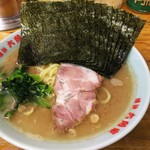 ラーメン六角家 - ラーメン並＋海苔増し。￥650＋￥100