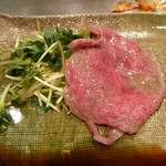 シャカ - 薄切りステーキは、カイワレ大根と