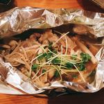 一品料理 ひとしな - 豚肉とキノコのホイル焼き