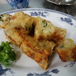 丸玉食堂 - カリッとした皮にみっちり詰まった具材の種類もさることながら、食感が素晴らしい！たまらーん（ばｋ