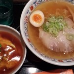 ピリケンラーメン - ラーメンとミニカニ玉飯のセット