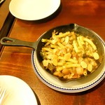 アベス - ツブ貝とポルチーニ茸のエスカルゴバター炒め