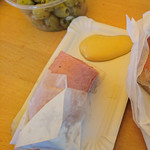 SCHREIBER - 料理写真:生まれたての赤ちゃんみたいなソーセージ