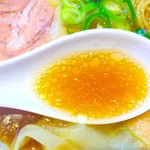 支那そばや - 深いコクのあるスープ