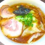 支那そばや - 角度を変えて