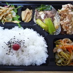 お昼のお弁当：５００円