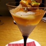 シュヴァル・ドゥ・ヒョータン - カリフラワーのムース　コンソメのジュレ