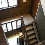 カフェ・ベローチェ - この階段を登る