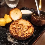 手作りハンバーグ工房Toshi - 2017/10  たっぷり山わさびハンバーグのアップ