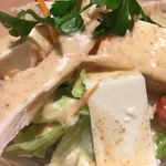 Lunch＆Beer SUN  - 蒸し鶏と豆腐のサラダ