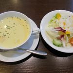 Wagyuu Dainingu Kaneko - スープとサラダ