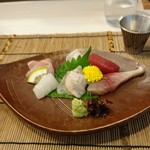 刺し盛り…ひと仕事あり